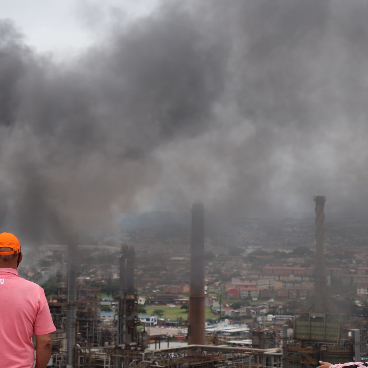 Stay home to stay safe? South Durban‘s fence line communities in pandemic&nbsp;times